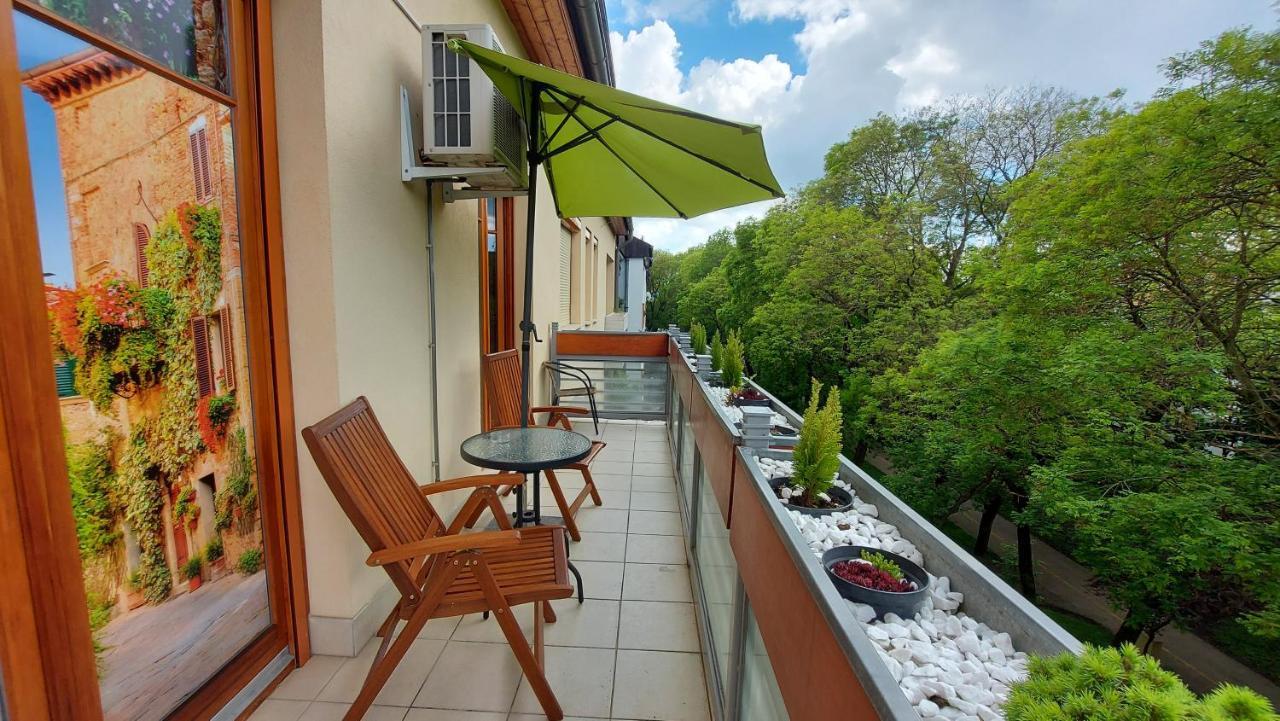 Apartamento Sunny Loft Kecskemét Exterior foto
